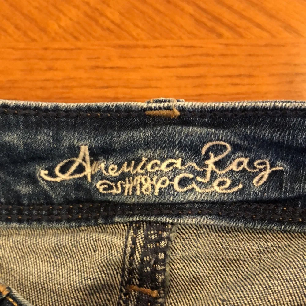 EUC American Rag distressed jeans juniors size 7 - Picture 4 of 8